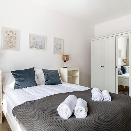 Wonderful 2- Bedroom Apartment With Soul Wwa70 Varsóvia Exterior foto